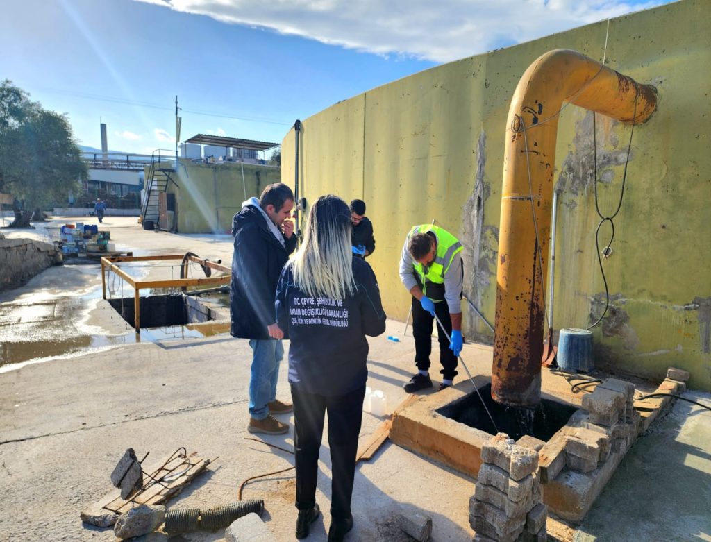 Gediz’de Kirli Deşarj Alarmı: 11 Belediye ve Sanayi Tesisine 16,5 Milyon TL Ceza