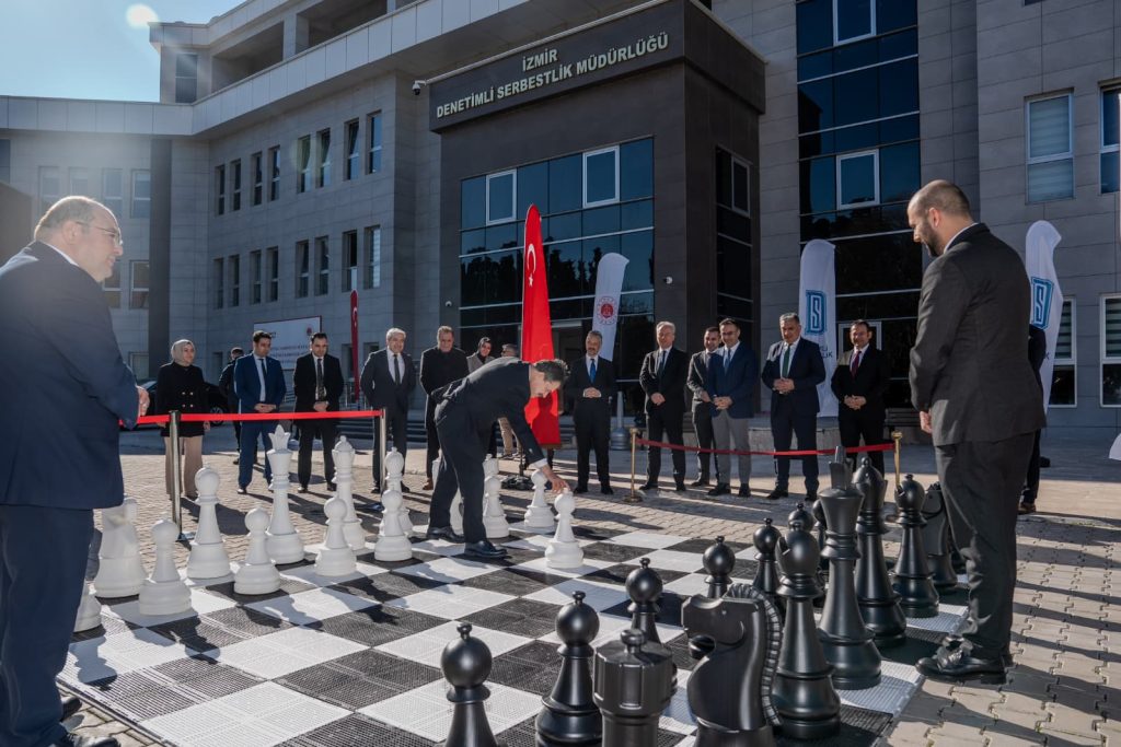 İzmir’de Denetimli Serbestlik Yükümlülerine Satrançla Rehabilitasyon