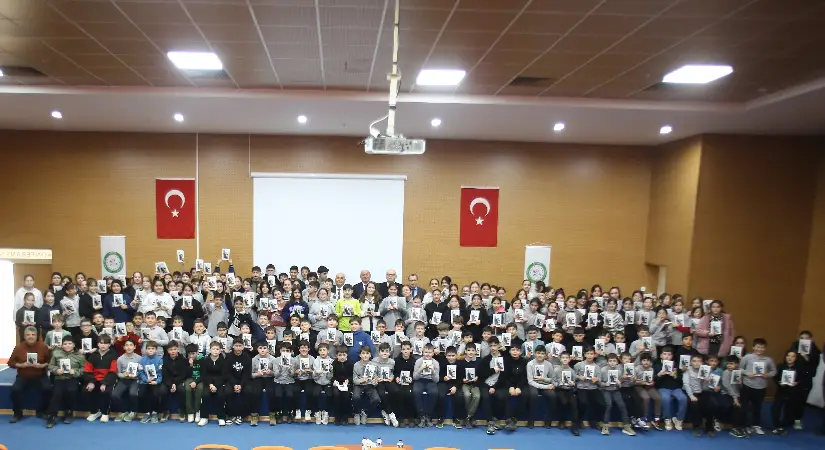 Şeref Kazcıoğlu tecrübelerini öğrencilerle paylaştı