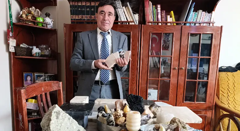 35 yıldır doğal taş topluyor 