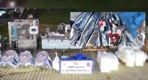 İzmir’de Dev Uyuşturucu Operasyonu: 5,5 Milyon Haplık Hammadde Ele Geçirildi