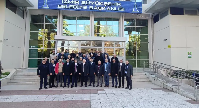 İzmir Korsana Geçit Vermedi; “İzmir boyun eğmez, emek hırsızlığına geçit vermez”