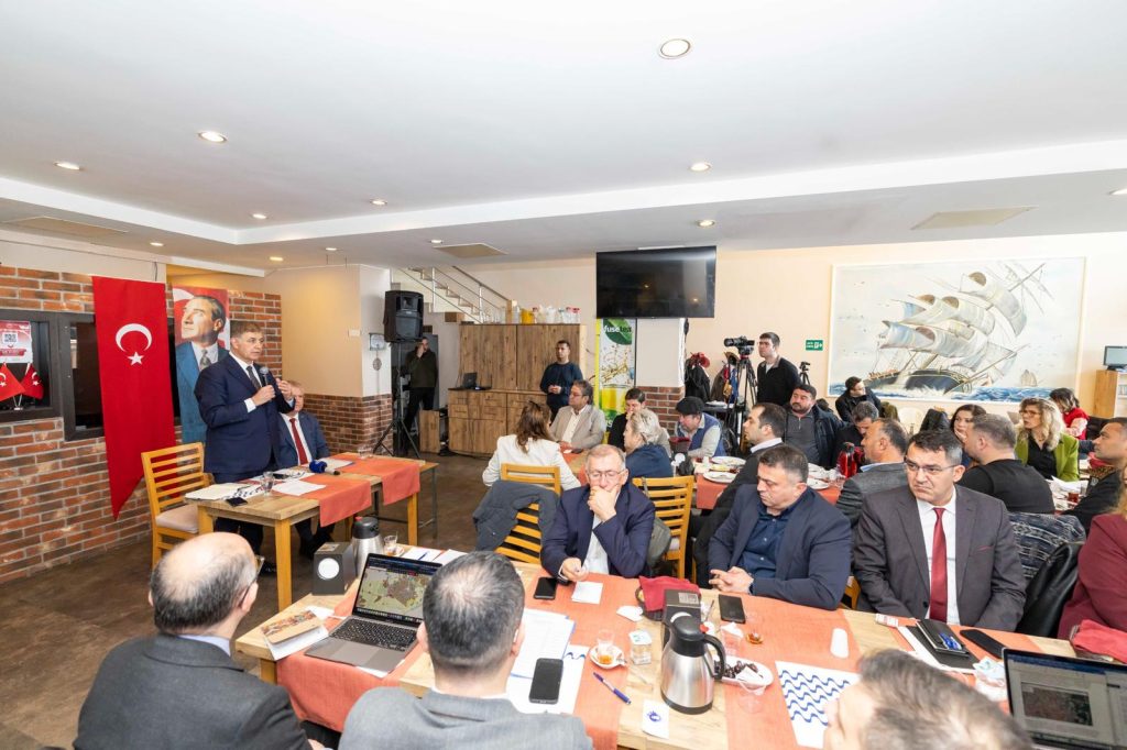 Tugay’ın, “İzmir’i karalıyorlar” mesajı: Kime, neden?