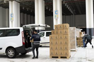 İzmir’de 65 Bin Haneye Ramazan Gıda Paketi Dağıtımı Başladı