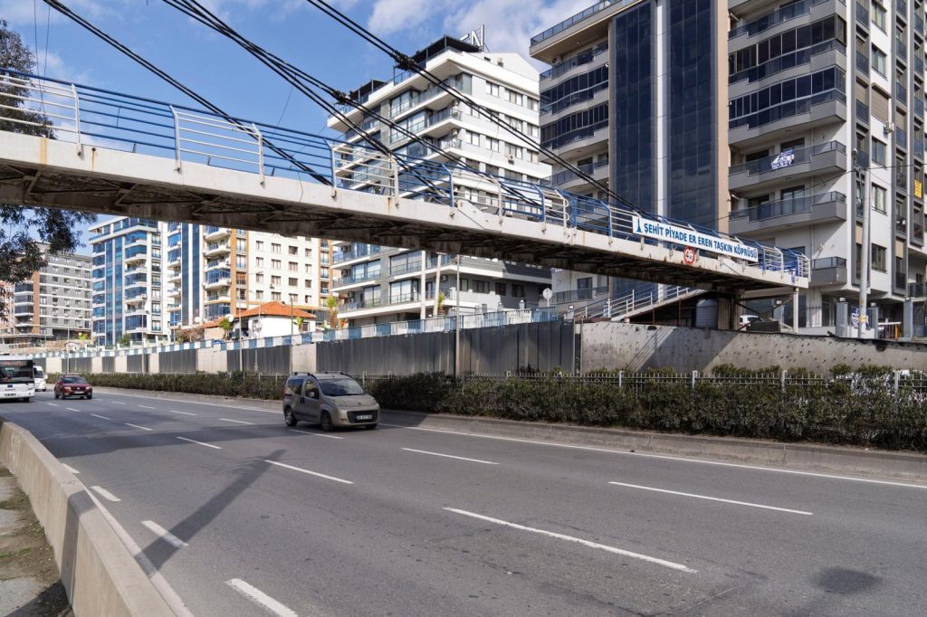 İzmir’de şehitlerin isimleri üstgeçitlerde yaşayacak