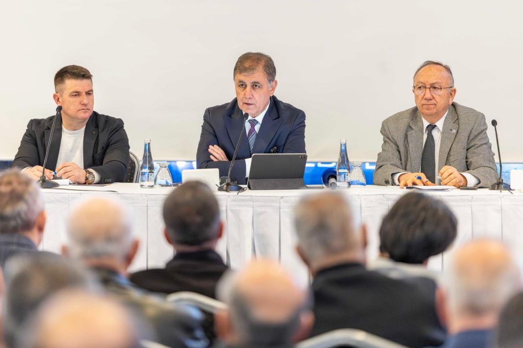 Kooperatiflerle planlı tarım buluşması: Tugay’dan üretim, su ve uzun vadeli model vurgusu