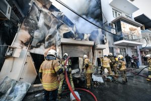 Buca’da iş yeri yangını paniğe neden oldu!