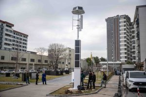 Bornova’da Hibrit Enerji Direği Hizmete Alındı