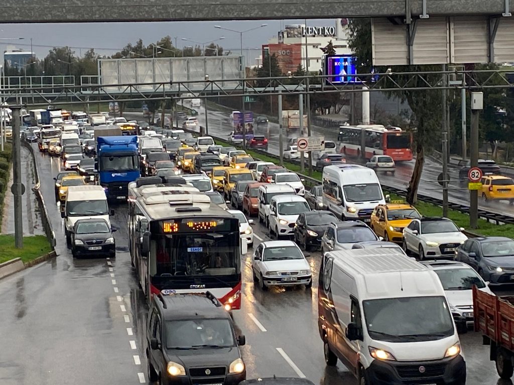 Yağmurlar barajlara nefes, vatandaşa stres!