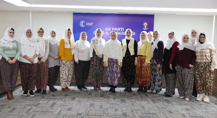 AK Parti Kadın Kolları’ndan Mihalgazi Belediye Başkanı Güneş’e şalvarlı destek!