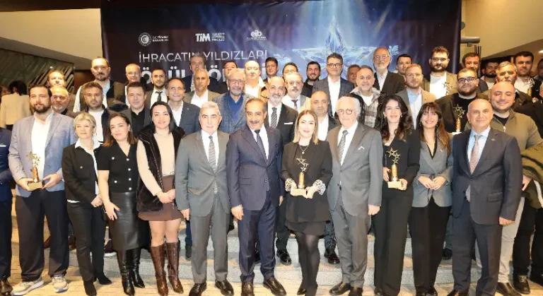 Ege Yaş Meyve Sebze İhracatında 1,2 Milyar Dolarlık Performans: İhracatın Yıldızları Ödüllendirildi