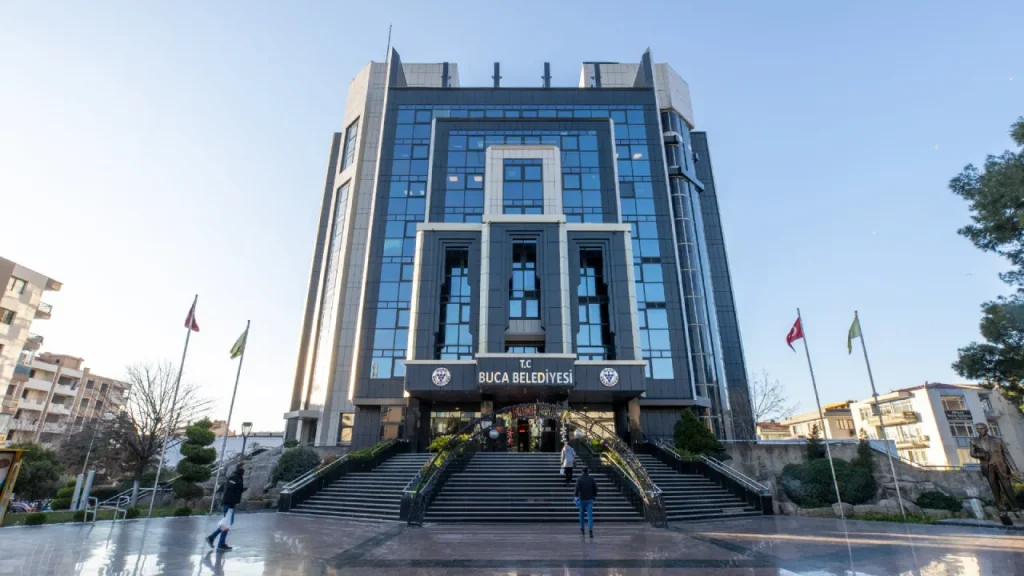 Buca Belediyesi’ne Rüşvet Soruşturması: 28 Şüpheli Hakkında Gözaltı Talimatı
