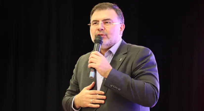 Saygılı, altyapı mağduriyeti yaşayan esnafa destek vererek Büyükşehir’i eleştirdi: Her yağmurda aynı manzara