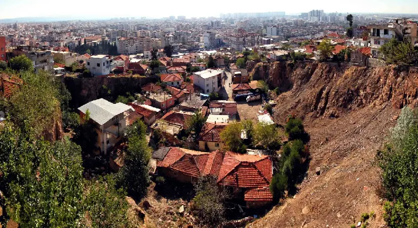 Karşıyaka’da “taş ocağı” olarak bilinen alanın imar planları onaylandı, askıya çıkarıldı