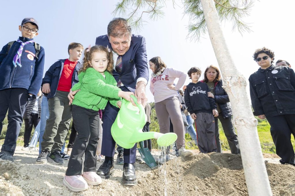 Çocuk Meclisi’nin kararıyla Evka-3’te 400 fidan dikildi