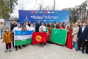 İzmir’de Bahar Bayramı ilk kez kutlandı