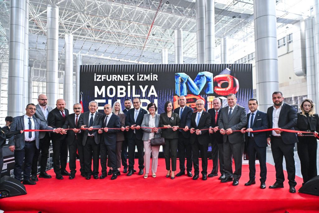 İZFURNEX 2026 kapılarını açtı