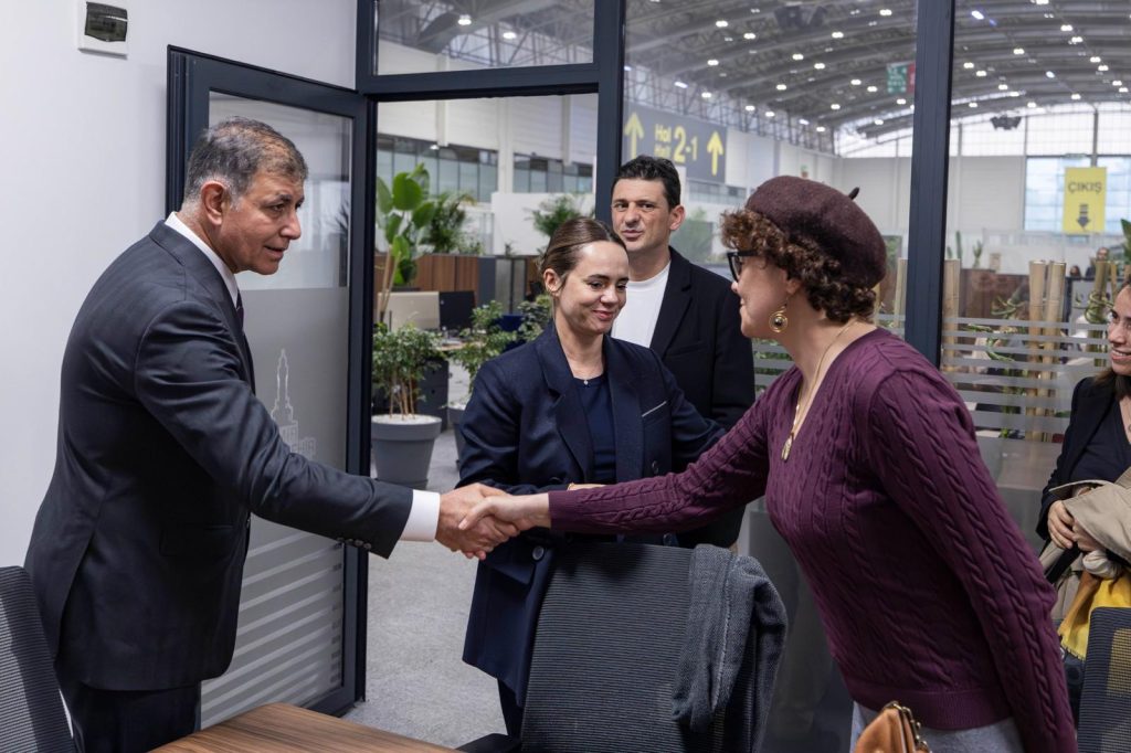 Minguzzi Ailesinden Başkan Tugay’a Teşekkür Ziyareti