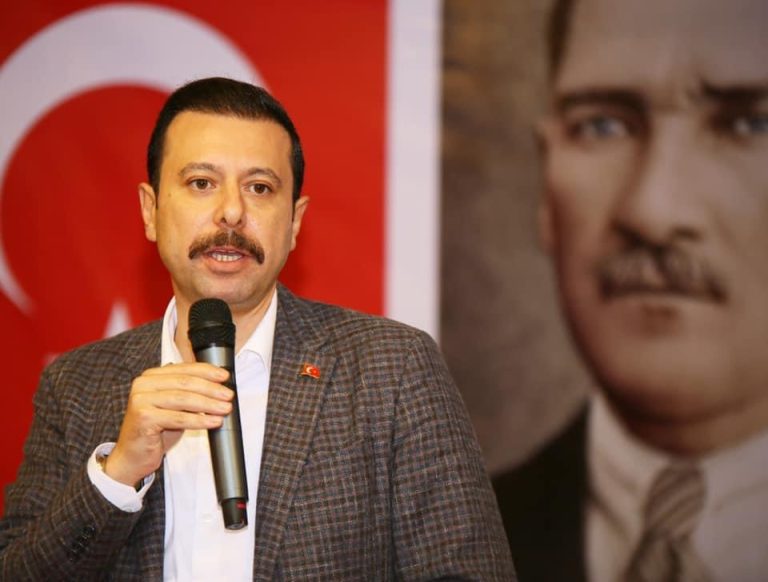AK Partili Kaya’dan İzmir Büyükşehir’e “Sünger Kent” Tepkisi: “Projeler Rafta, Şehir Sular Altında”
