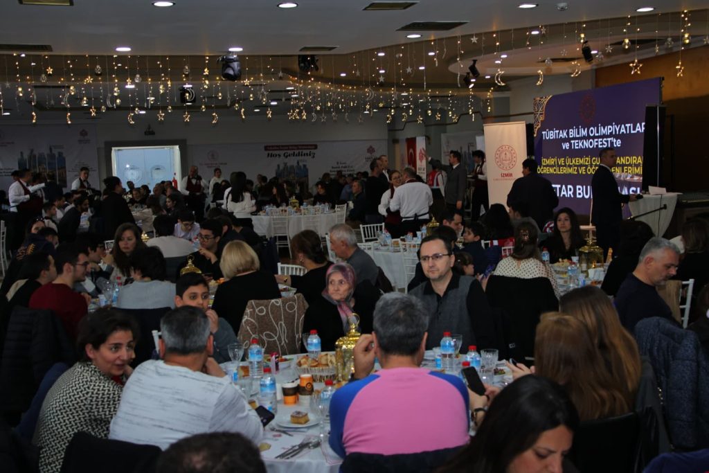 İzmir’in Bilim ve Teknoloji Yıldızları İftar Sofrasında Buluştu