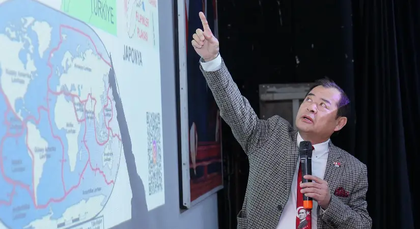 Moriwaki Ayvalık’ta ‘Kırmızı Çizgiyi’ Çizdi: Zemin Kötüyse Bina Kâğıt Gibi Dağılır!