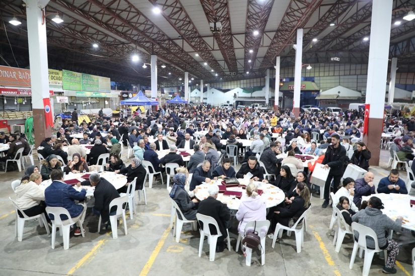 Menderes’te Binler Aynı Sofrada