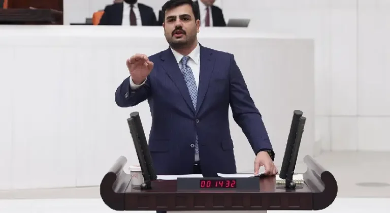 İnan’dan Özgür Özel’e sert yanıt: “Milletin vakıfları senin haddini de boyunu da aşar”