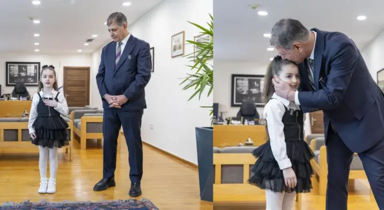 4 yaşından beri İstiklal Marşı’nı ezbere okuyor