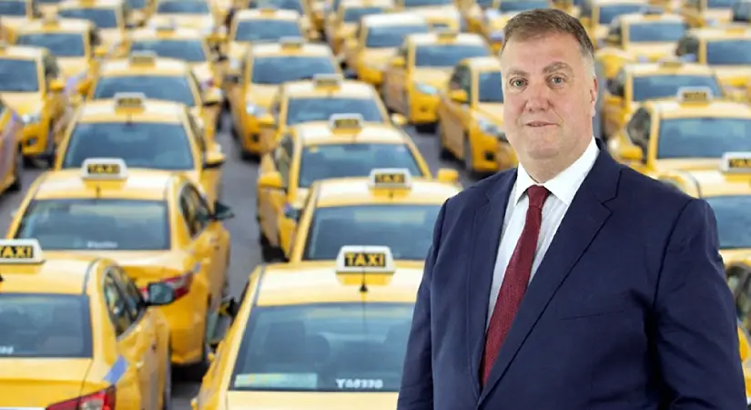 İzmir’de Taksi Tartışmasına Özkan’dan Net Mesaj: “2030’a Kadar İhtiyaç Yok!”
