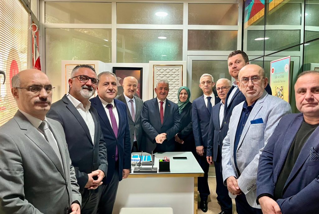Karşıyaka’da Aile ve Dini Rehberlik Bürosu açıldı