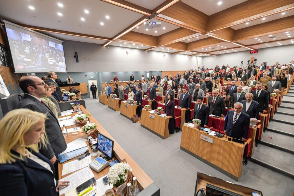 İzmir Büyükşehir Meclisi’nde okul saldırılarına ortak tepki
