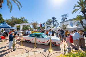 Klasik otomobil sergisi İzmir’de yoğun ilgi gördü