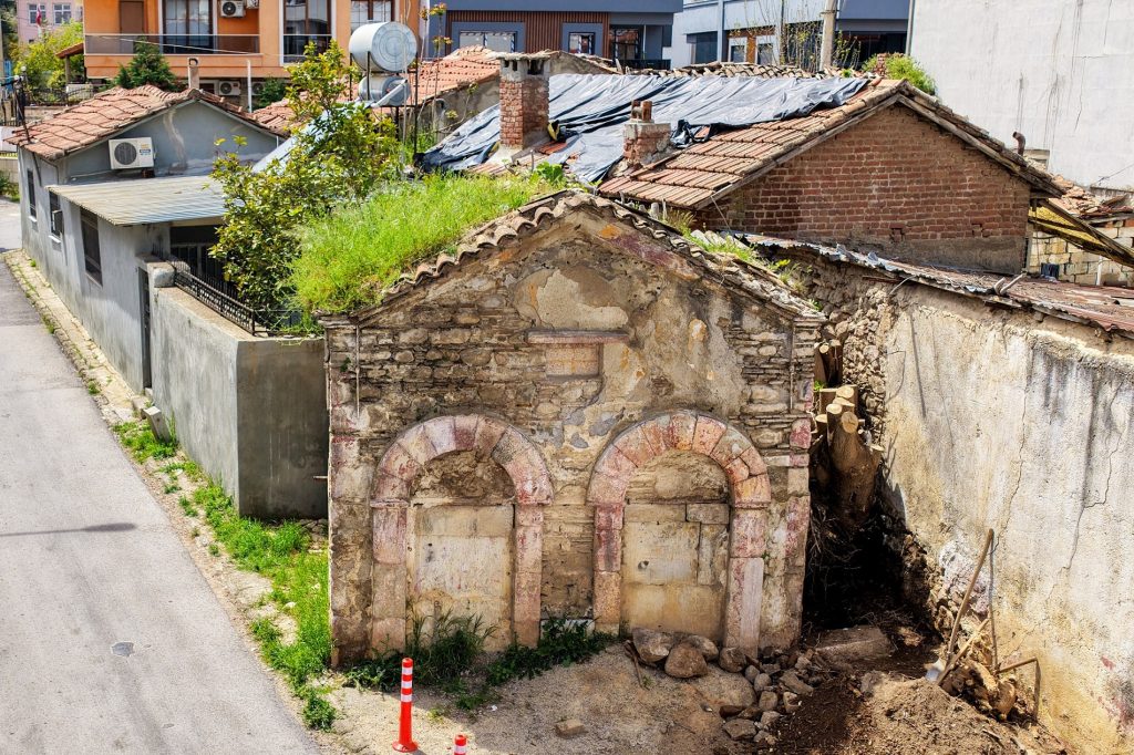 Gaziemir’de Tarihi Çift Çeşme Yeniden Hayat Buluyor