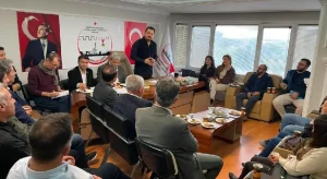 İzmir’de Maraşder güven tazeledi, Safa Narlı yeniden Başkan