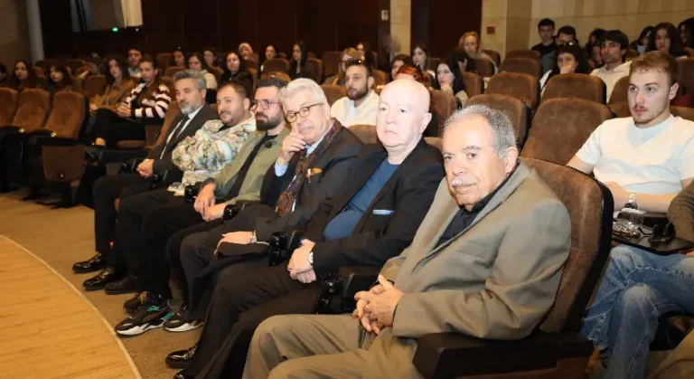 Mobilyada Ezber Bozan Tasarım Sohbetleri’nin ilk durağı İzmir 