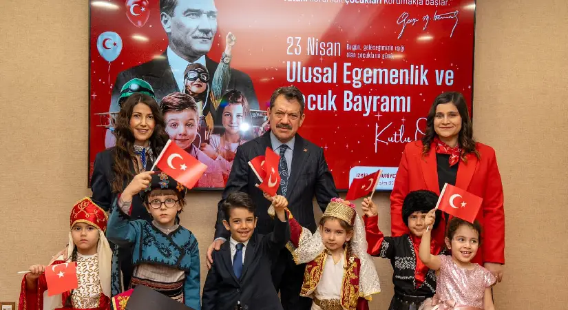 İzmir Adliyesi’nde 23 Nisan Coşkusu: Miniklerden Anlamlı Ziyaret