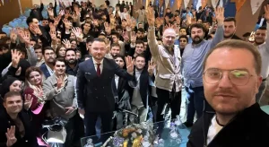 AK Parti Gençlik Kolları Başkanı İçelli: “İzmirli Gençler Meslek Fabrikası Eylemlerine İtibar Etmedi”