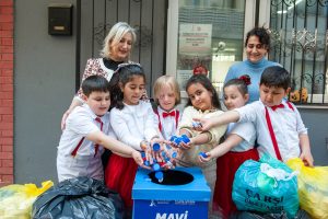 İlkokul öğrencilerinden “Mavi Kapak” projesine destek
