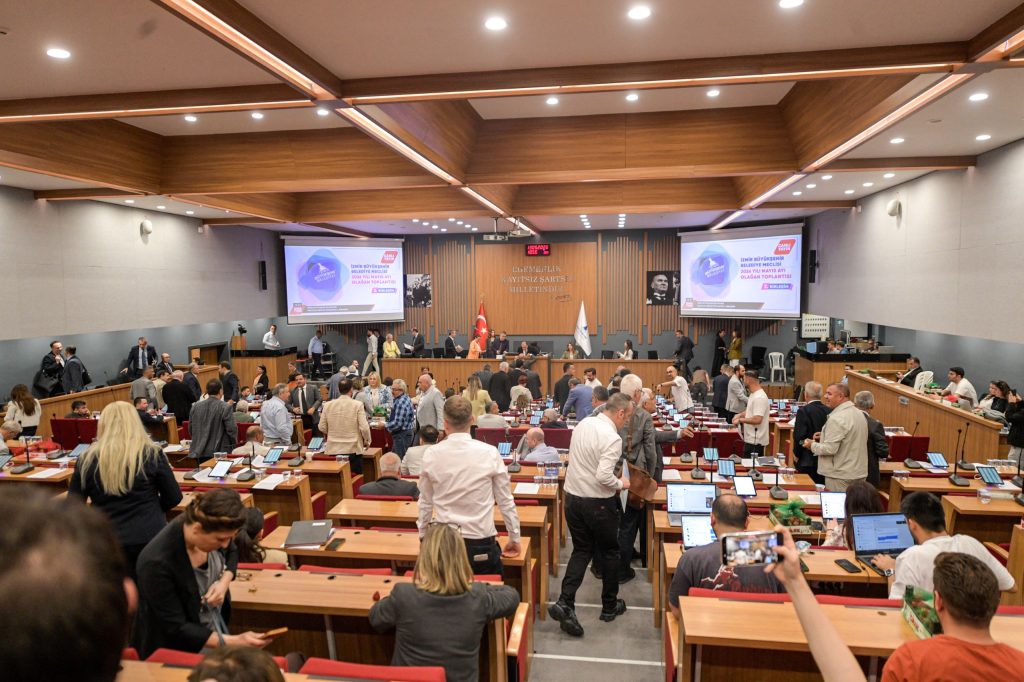 Büyükşehir Meclisi’nde yeter sayı krizi; Toplantı yapılamadı!