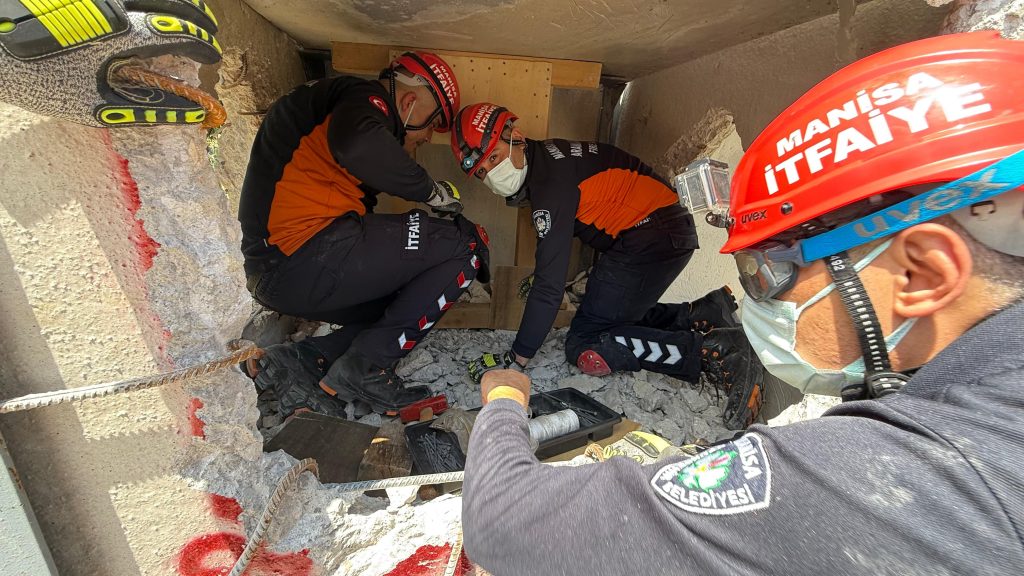 Manisa Büyükşehir İtfaiyesi akreditasyon sınavına katıldı
