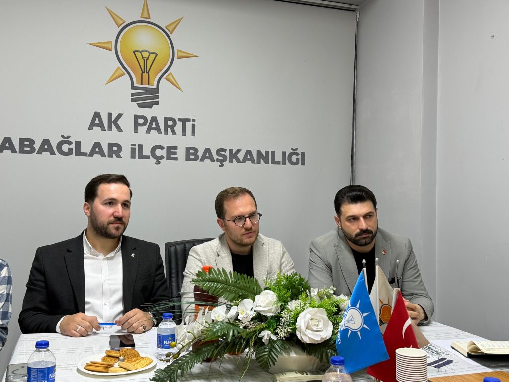“Cumhurbaşkanımız İzmirli Gençlerin Kırmızı Çizgisidir”