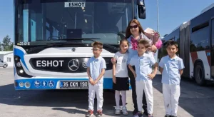 ESHOT şoförü anneye dördüzlerinden Anneler Günü sürprizi
