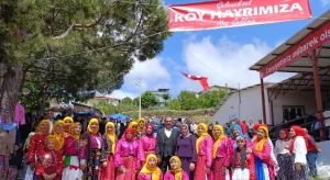 Gördes Köseler’de geleneksel köy hayrına yoğun katılım