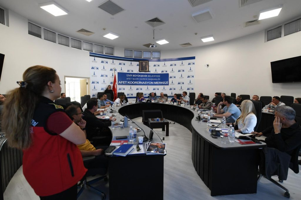 Yangın sezonu öncesi kurumlar İzmir’de bir araya geldi
