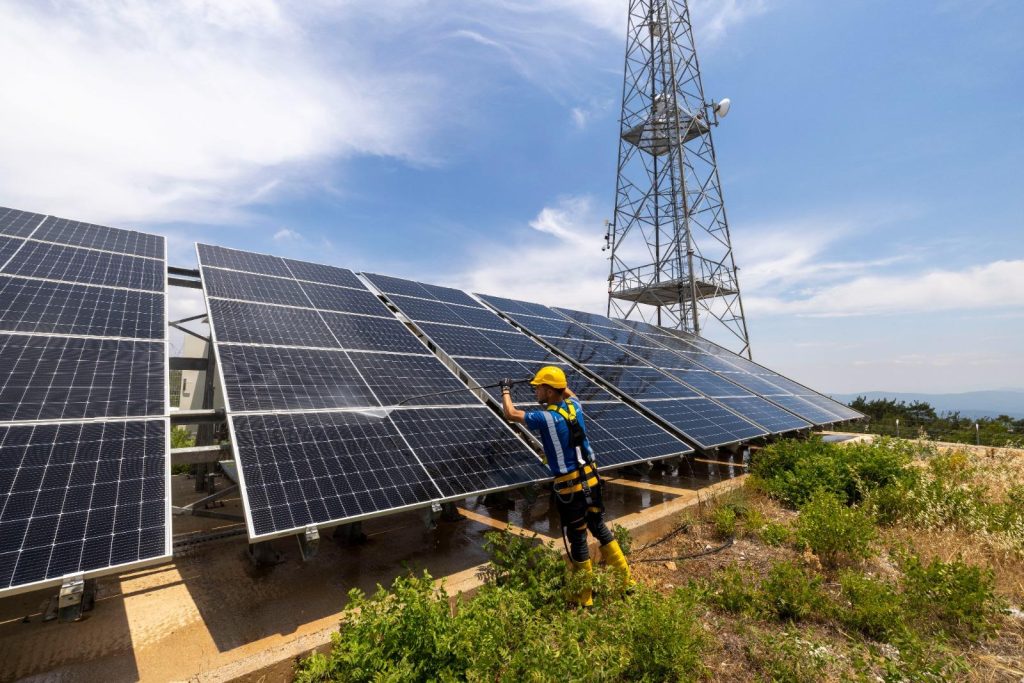 İzmir’in kritik haberleşme altyapısına güneş enerjili güvence
