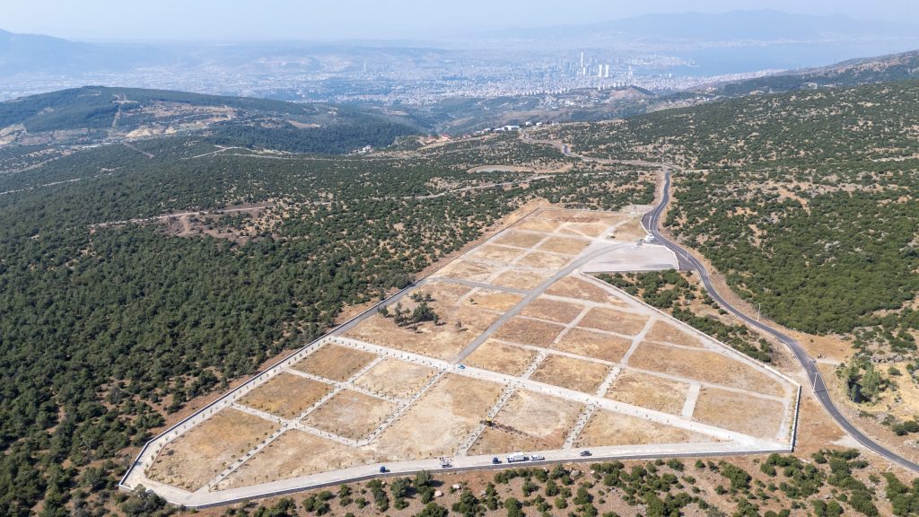 Bornova’da 25 bin defin kapasiteli Kayadibi Kent Mezarlığı açıldı