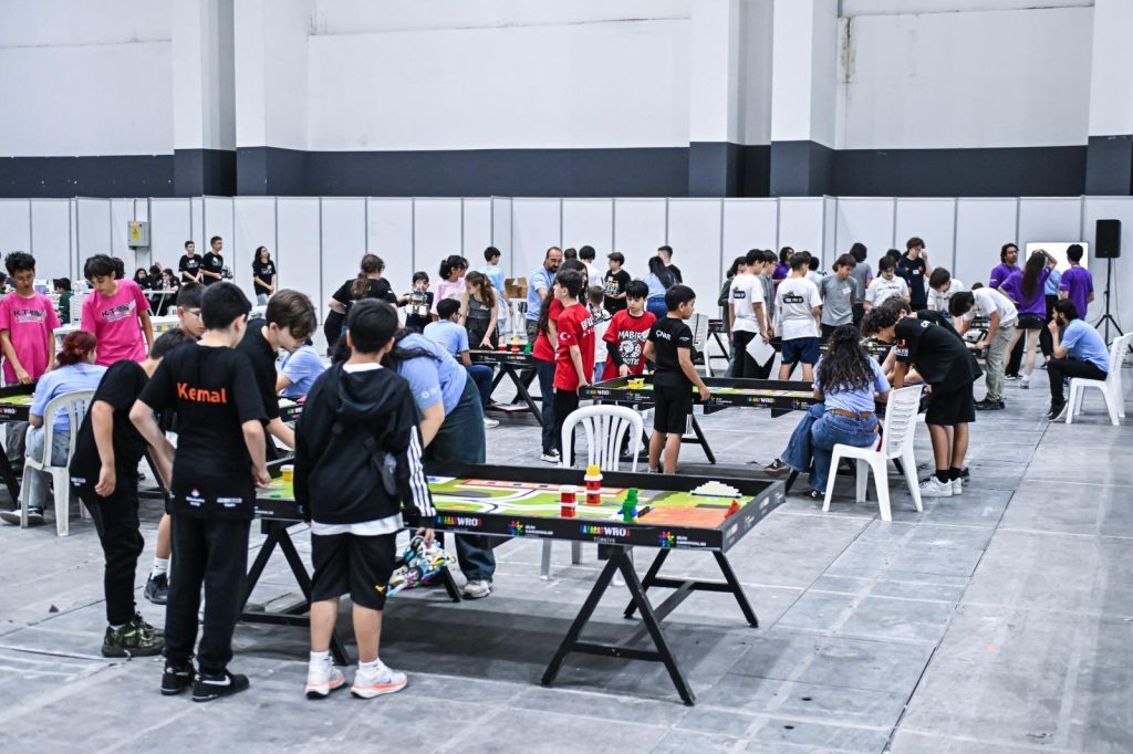 Dünya Robot Olimpiyatı Türkiye Finali İzmir’de Yapıldı