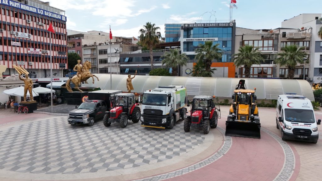 Menemen Belediyesi Araç Filosuna 6 Yeni Araç Ekledi