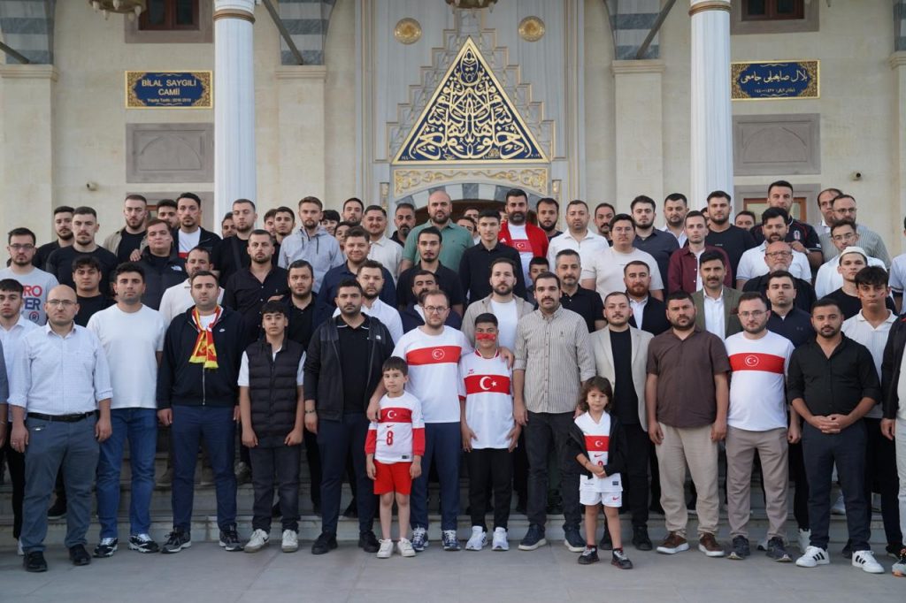 TÜGVA İzmir’den Milli Takıma destek programı  İl Temsilcisi Aslanata:Bugün istediğimiz sonucu alamadık fakat turnuvanın daha başındayız