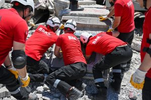 Bornova Arama Kurtarma Ekibi AFAD tatbikatında görev aldı